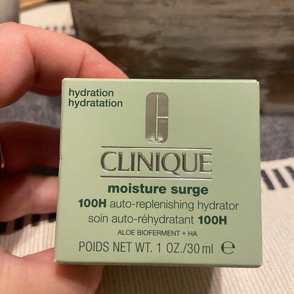 Clinique Moisture Surge Brand New - Picture 3 of 5